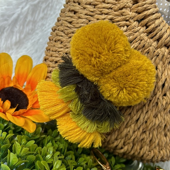 Straw Bag - Picture 2 of 12